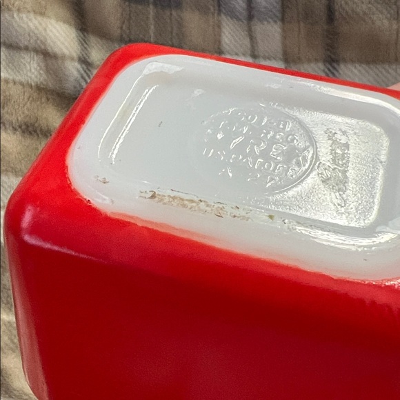 Vintage orange Pyrex Container - Picture 7 of 7